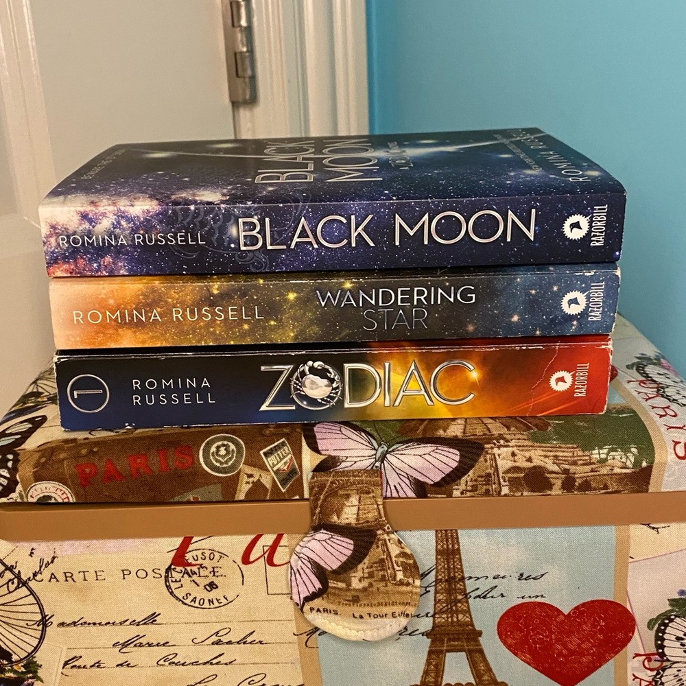 Zodiac Series! Set of 3 Books
